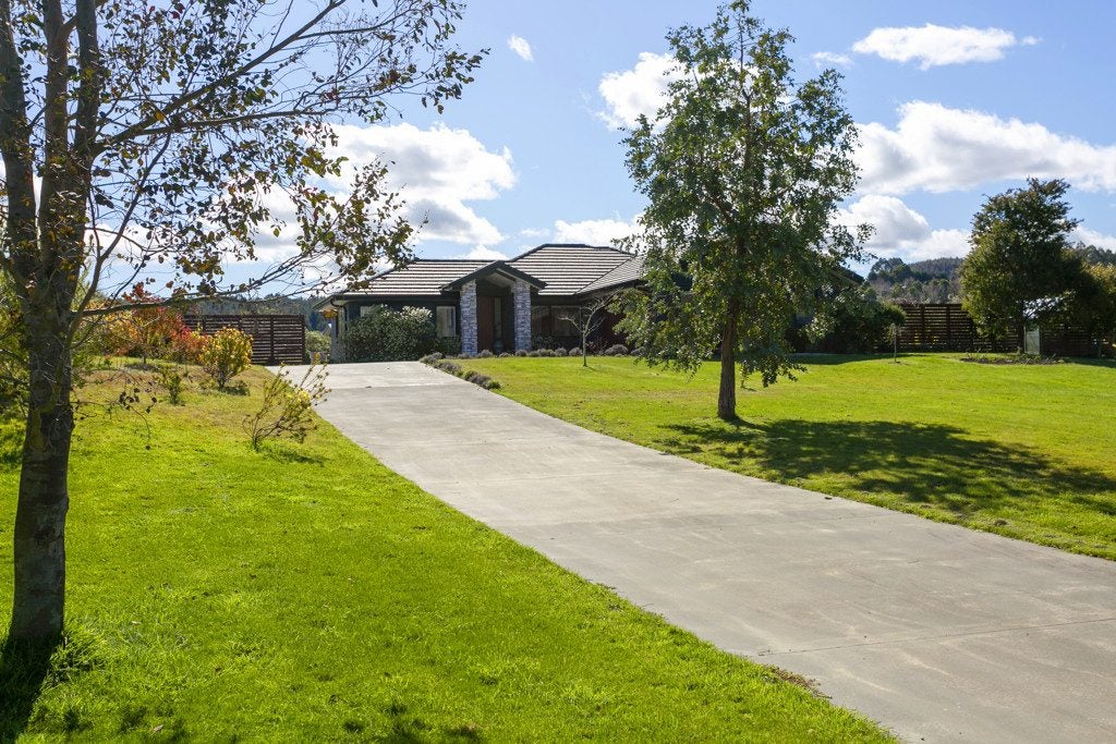 22 Lacebark Drive, Kinloch, Taupo - Carousel 40