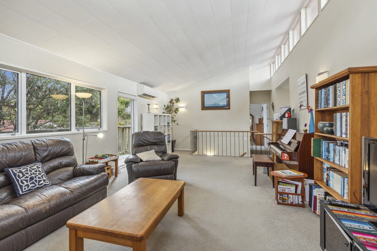 47 Thurleigh Grove, Karori, Wellington - Carousel 2