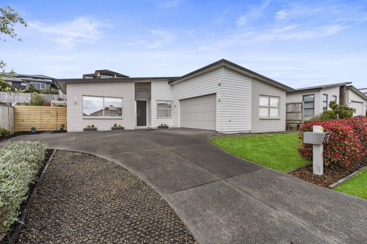 6 Doidge Street, Beachlands, Auckland - Carousel 2