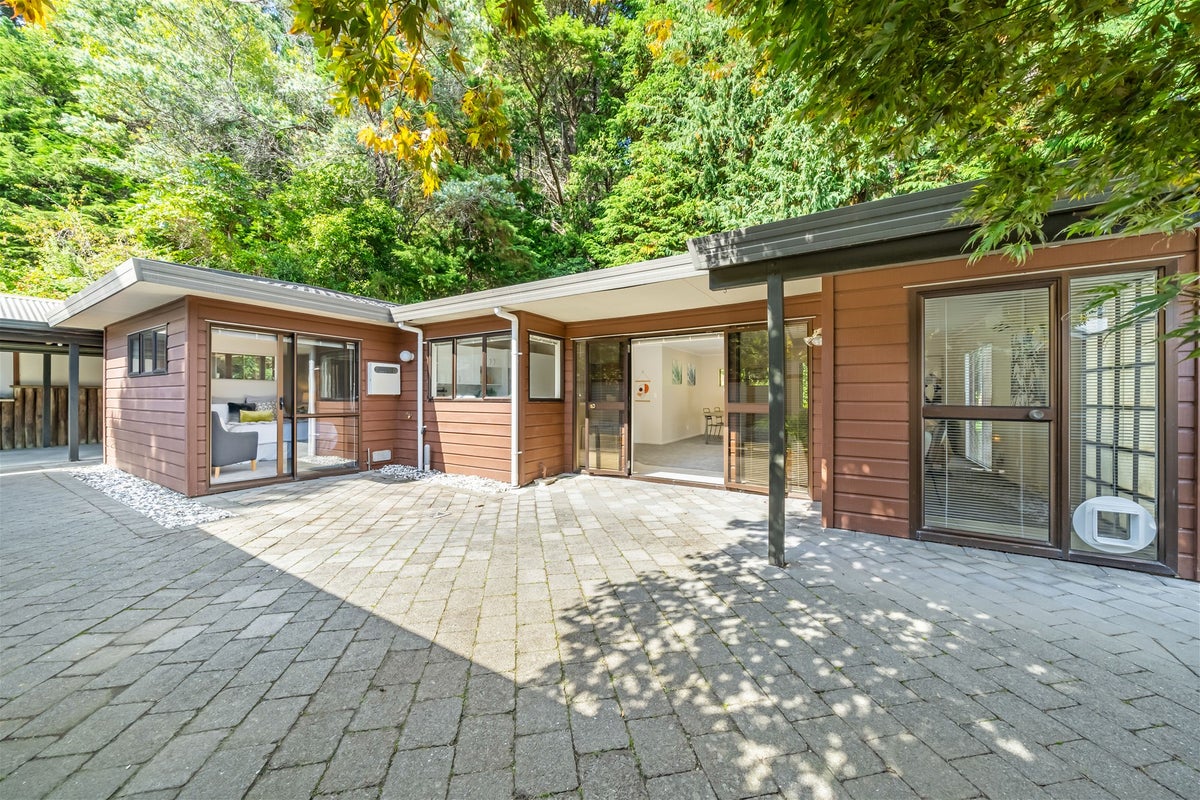 92D Kamahi Street, Stokes Valley, Lower Hutt - Carousel 2