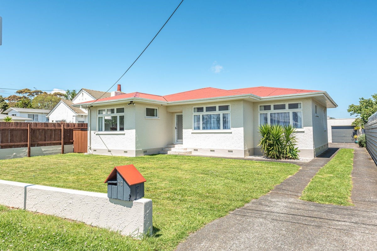 73 Fitzherbert Avenue, Tawhero, Whanganui - Carousel 1