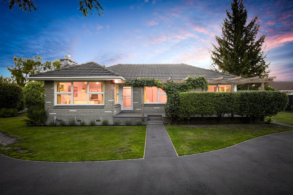 24 Fairmont Place, Hornby, Christchurch - Carousel 1