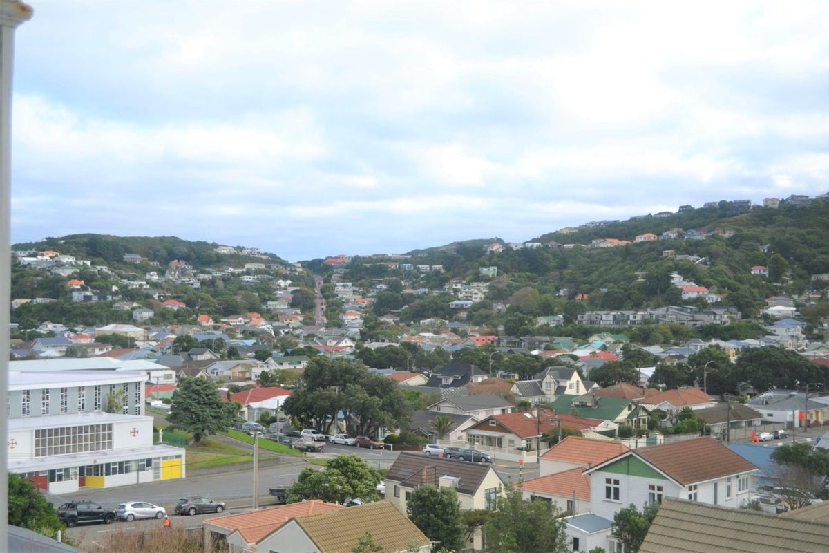 40 Tiber Street, Island Bay, Wellington - Carousel 1
