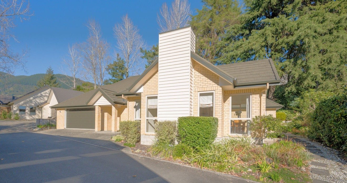 14 Bridgewater Lane, Stoke, Nelson - Carousel 1