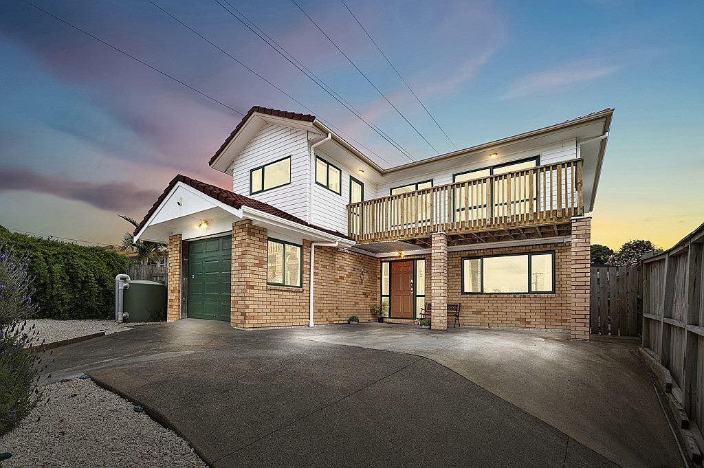 52A Roberts Road, Te Atatu South, Auckland - Carousel 1