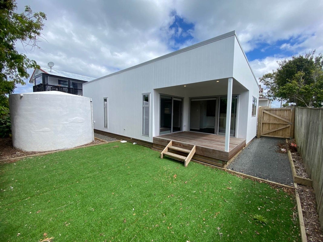 804 Whangaparaoa Road, Manly, Whangaparaoa - Carousel 2