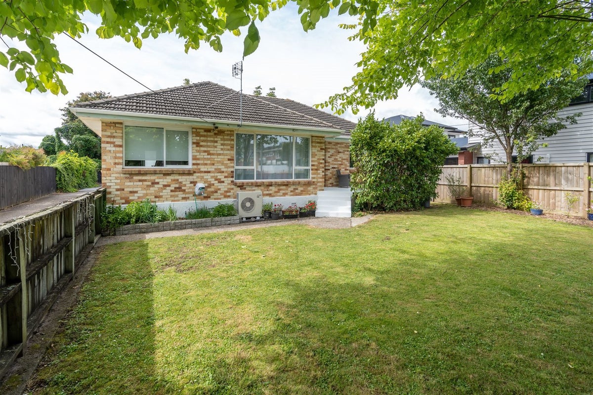 18 Morrinsville Road, Hillcrest, Hamilton - Carousel 1