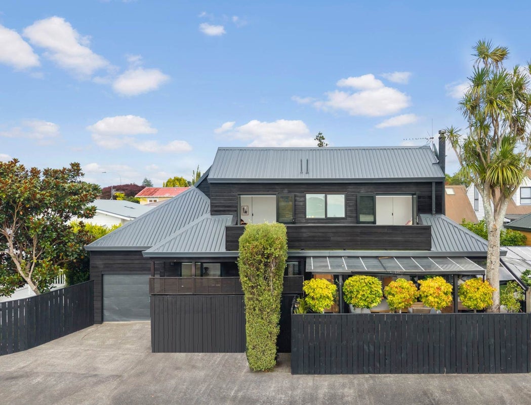 2/227 Meola Road, Point Chevalier, Auckland - Carousel 1