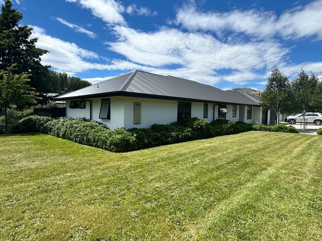51 Howards Drive, Lake Hayes, Queenstown - Carousel 2
