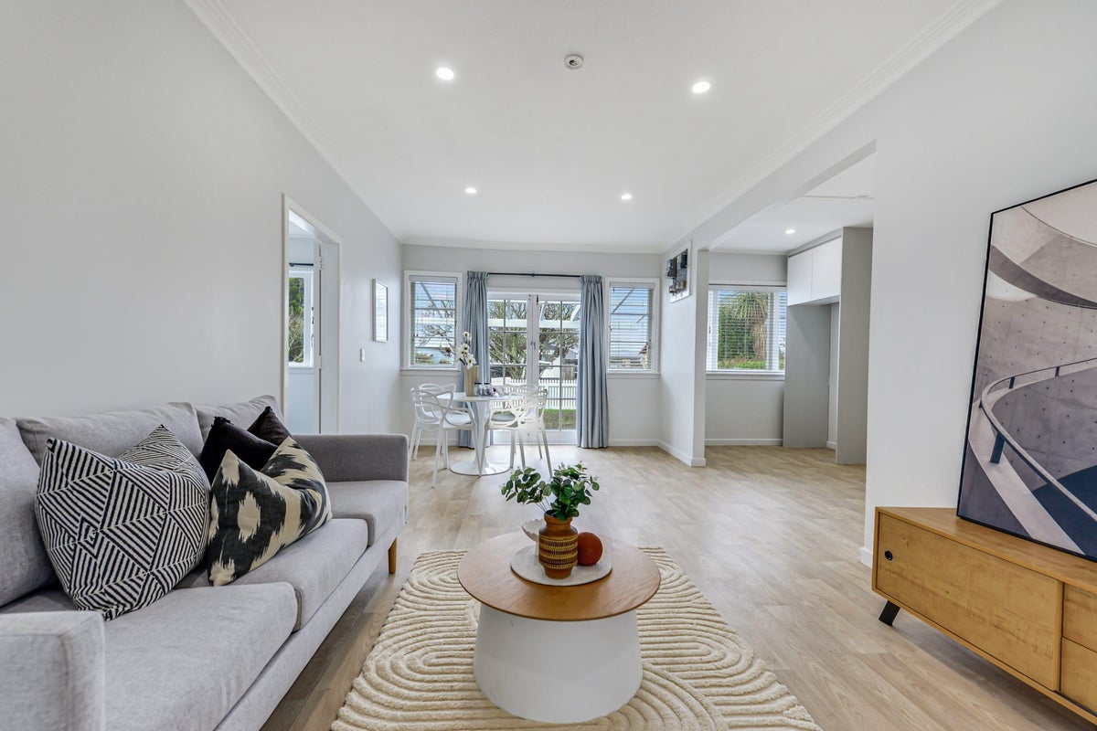 19 Allen Street, Frankton, Hamilton - Carousel 1
