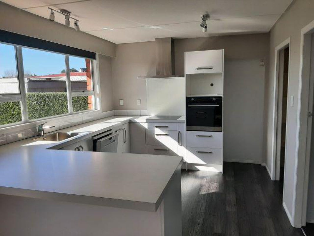35 Nevada Drive, Merrilands, New Plymouth - Carousel 2