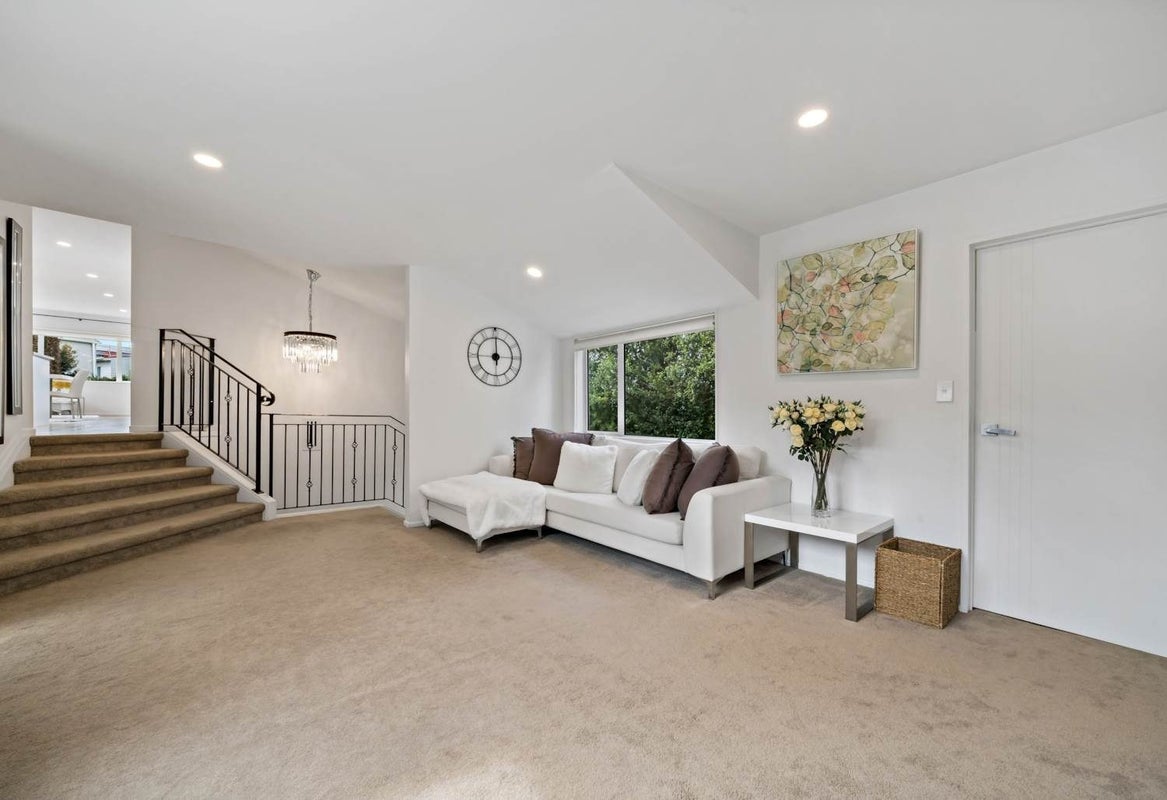 20B Apirana Avenue, Glen Innes, Auckland - Carousel 1