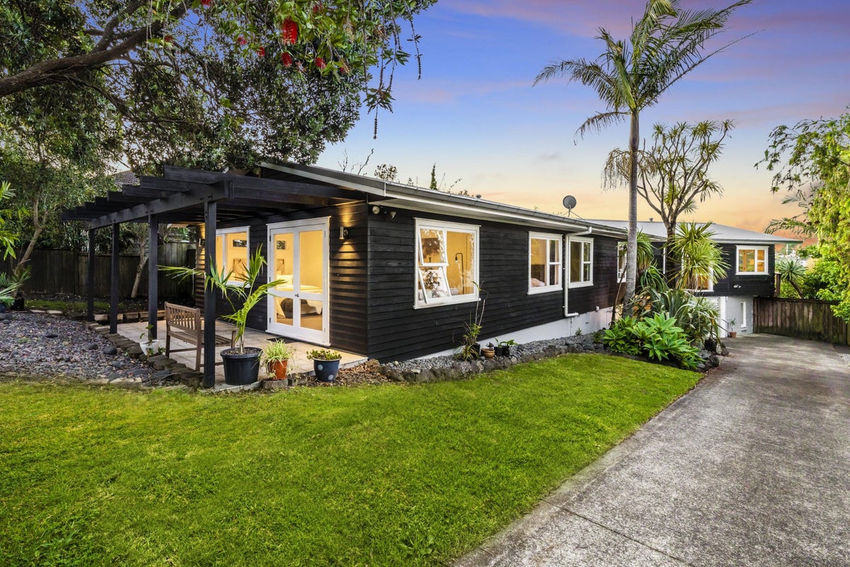49 Pembroke Crescent, Glendowie, Auckland - Carousel 1