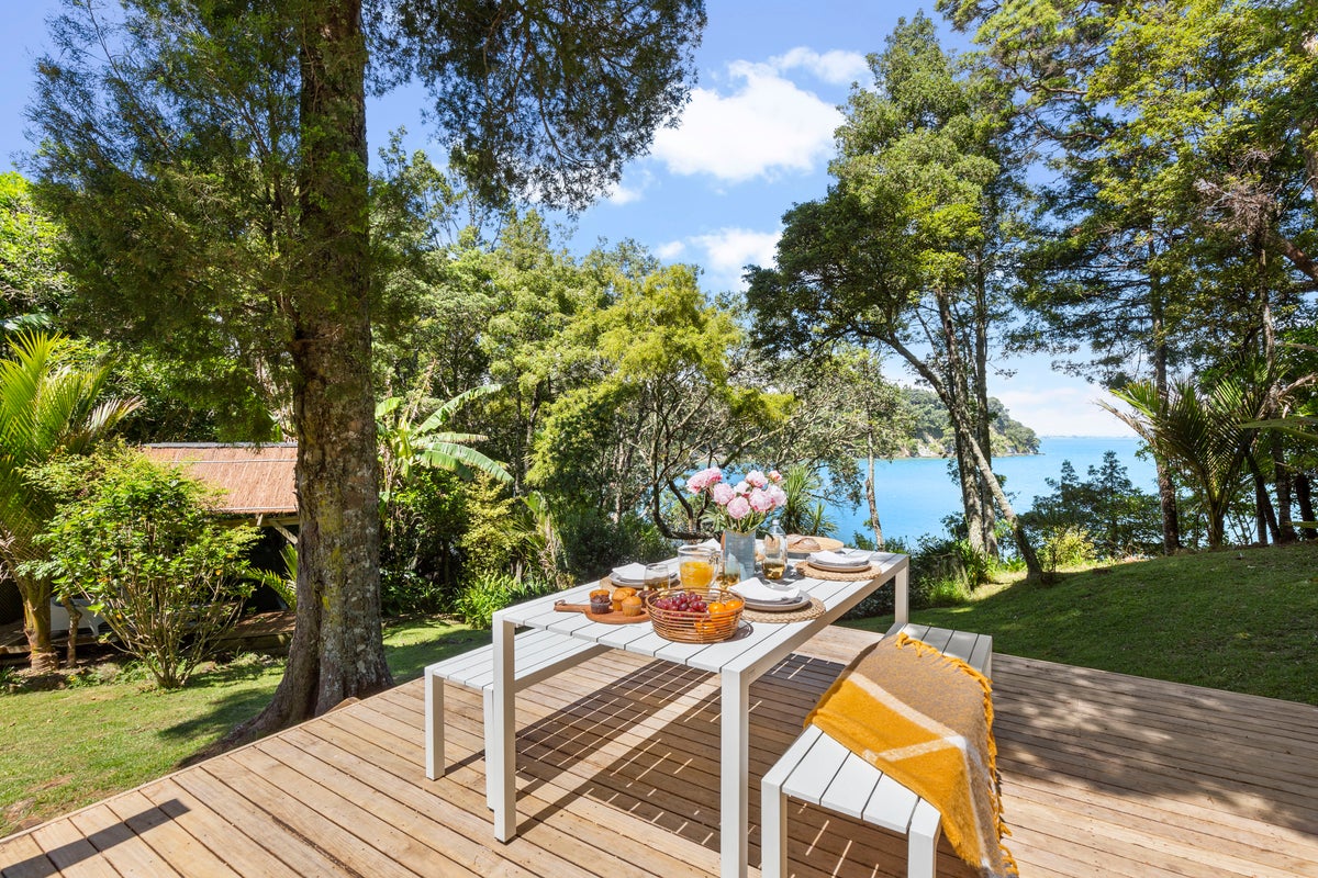 14 Paturoa Road, Titirangi, Auckland - Carousel 1