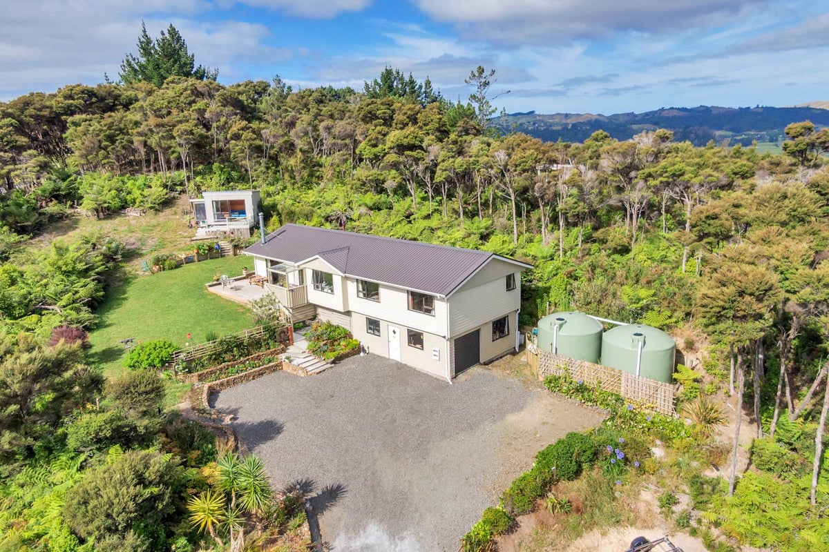 1348 Kaipara Coast Highway, Warkworth - Carousel 1