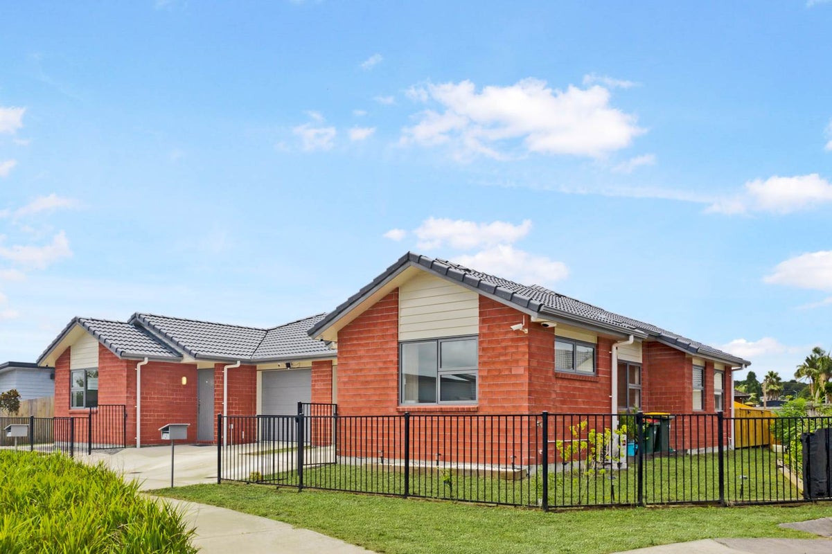 2 Isbister Lane, Wiri, Auckland - Carousel 1