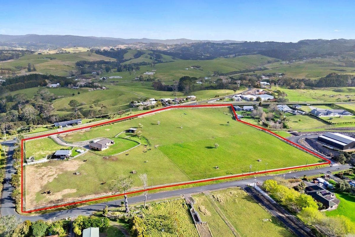 118 Cottle Road, Henderson - Carousel 2