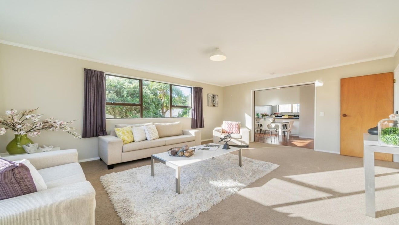 9 Bluff Close, Kelson, Lower Hutt - Carousel 2