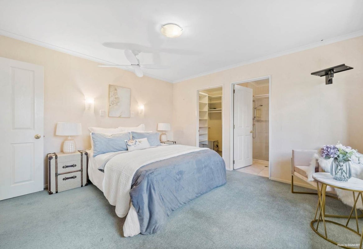 11 Syracuse Place, Albany, Auckland - Carousel 15