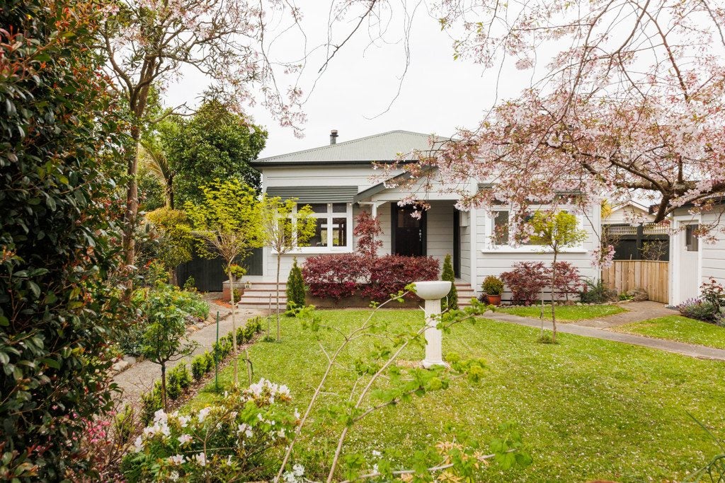 44 Church Street, Awapuni, Palmerston North - Carousel 1