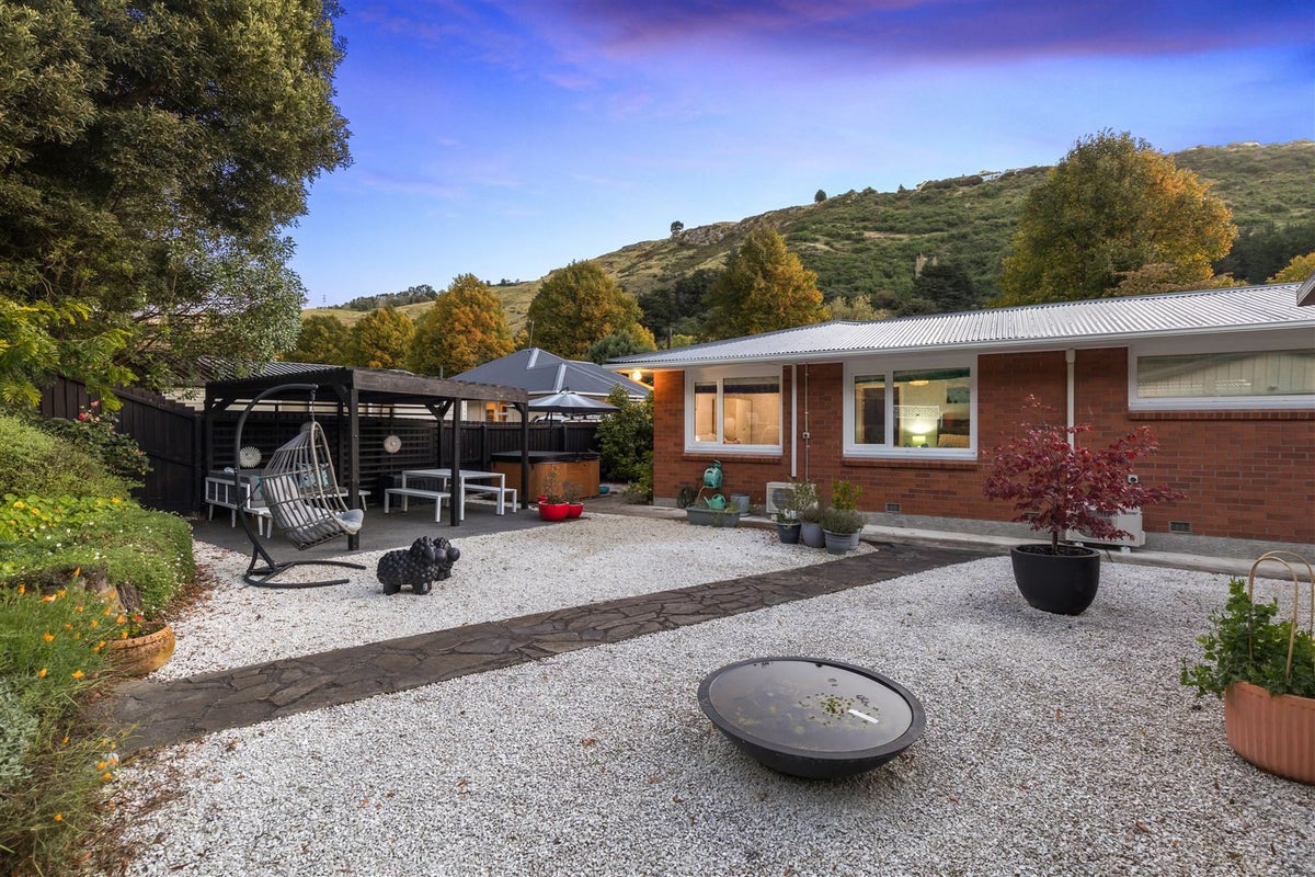105 Bowenvale Avenue, Cashmere, Christchurch - Carousel 2