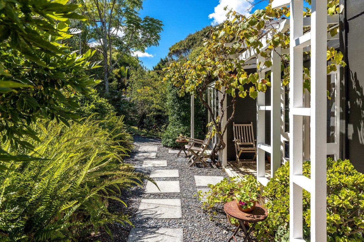 90 Hill Road, Palm Beach, Waiheke Island - Carousel 2