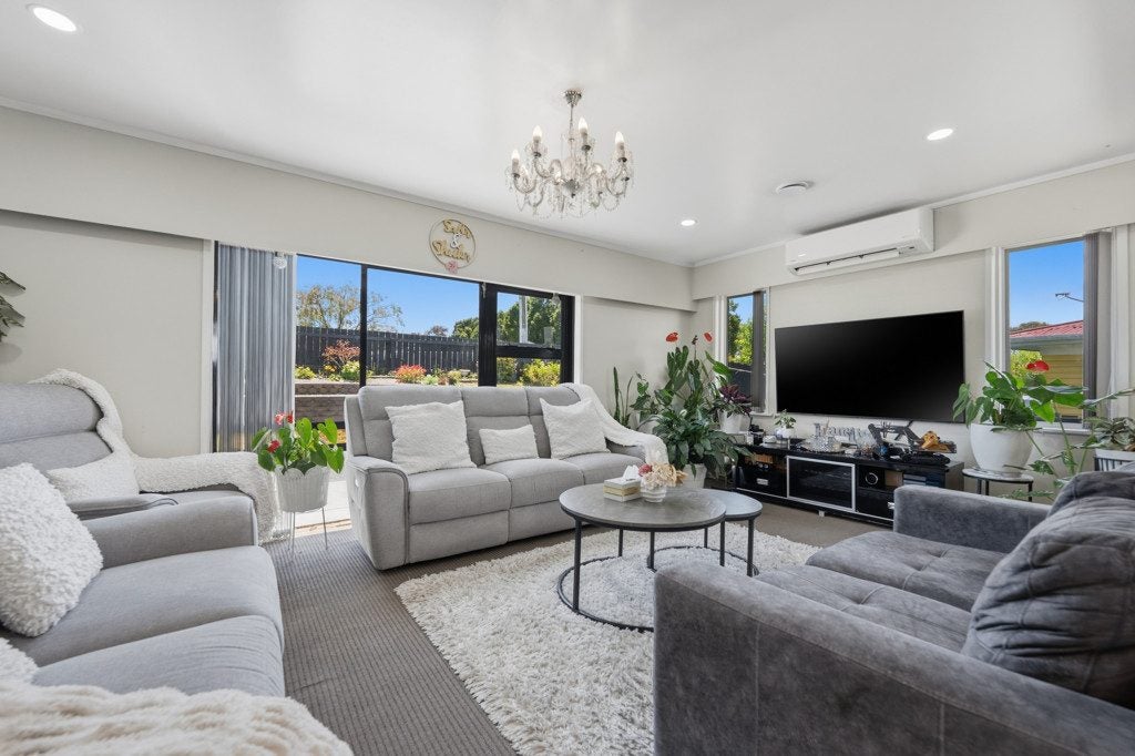 69 Holmes Road, Manurewa, Auckland - Carousel 1