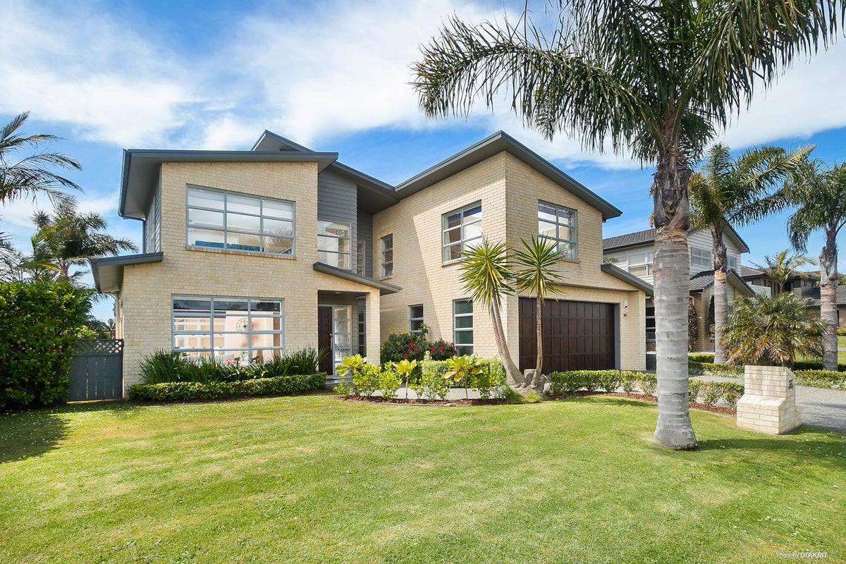 27 Pine Harbour Parade, Beachlands, Auckland - Carousel 1