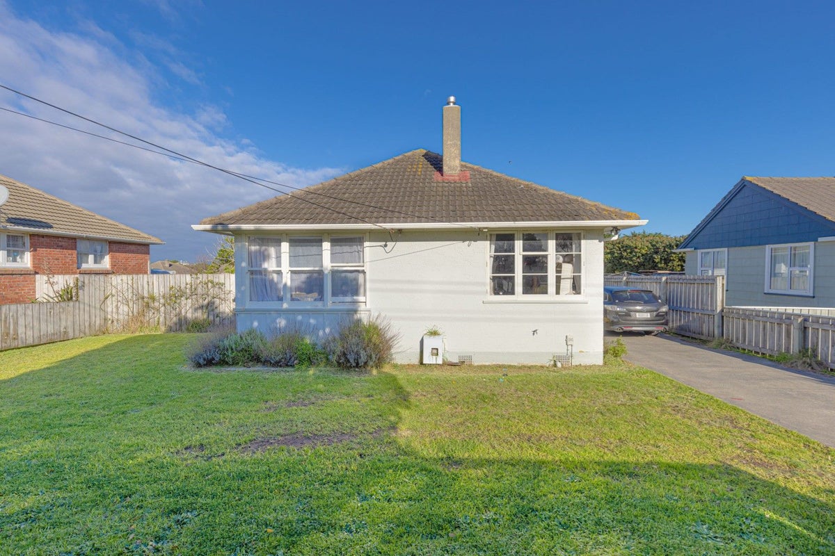 15 Maire Street, Gonville, Whanganui - Carousel 2