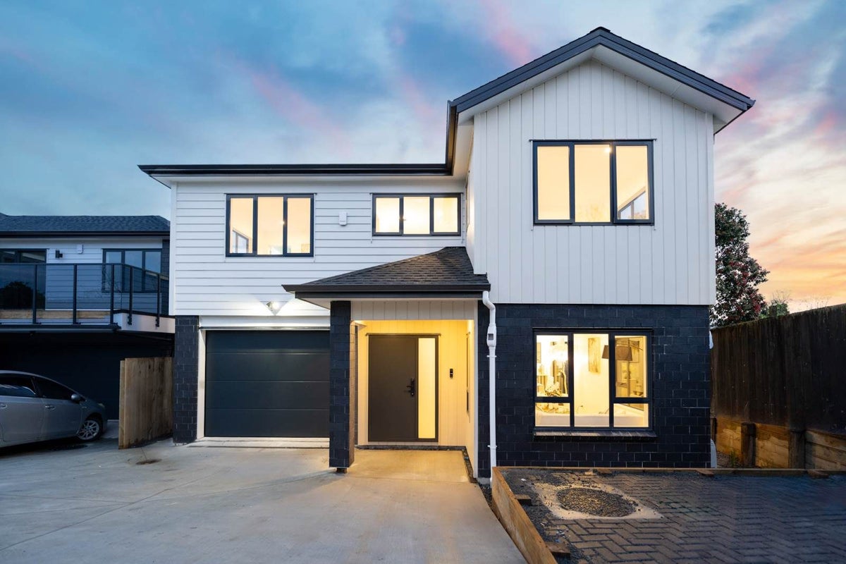 22A Hillcrest Road, Papatoetoe, Manukau City, Auckland - Carousel 1
