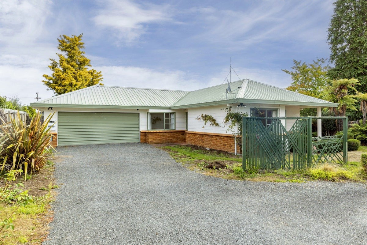 8 Kathleen Place, Rainbow Point, Taupo - Carousel 21