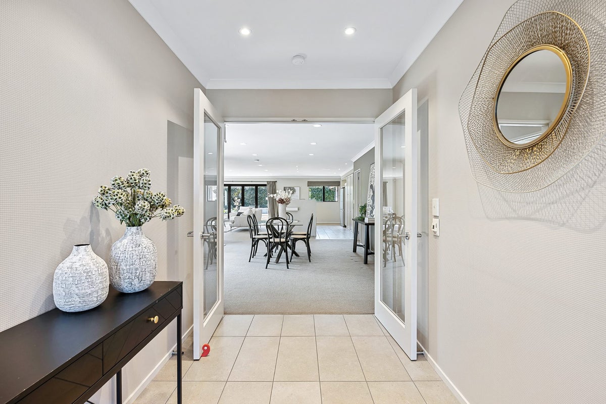 5 John Campbell Crescent, Hillmorton, Christchurch - Carousel 2