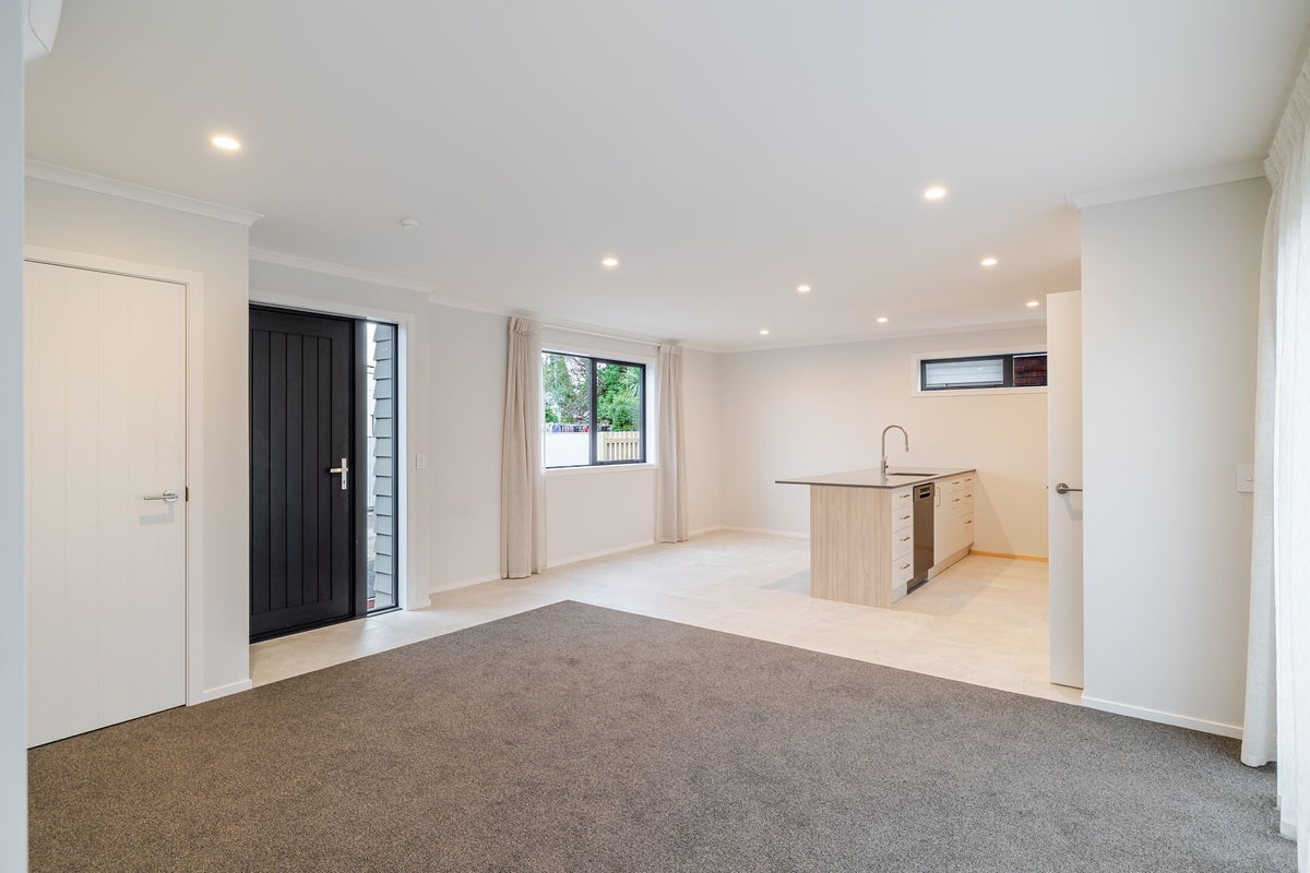 4 Fordyce Court, West End, Palmerston North - Carousel 1