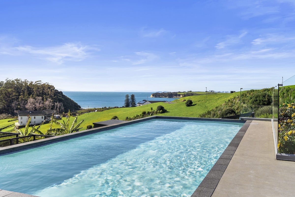 26 Taha Puke Road, Okura, North Shore City, Auckland - Carousel 2