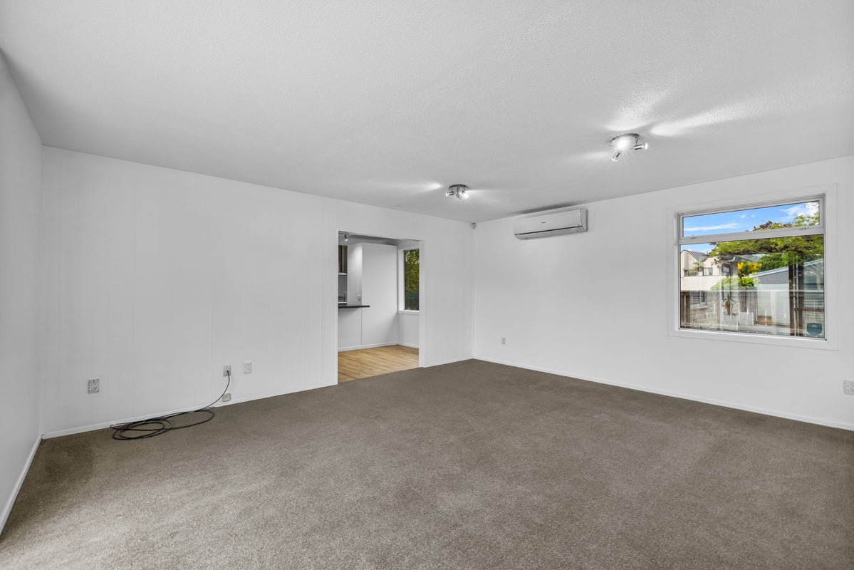 9 Curzon Place, Parklands, Christchurch - Carousel 2