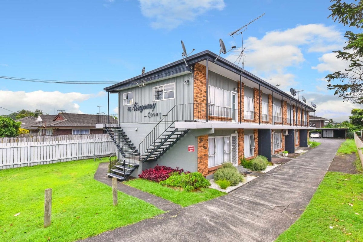 2/45 Kingsway Avenue, Sandringham, Auckland - Carousel 1