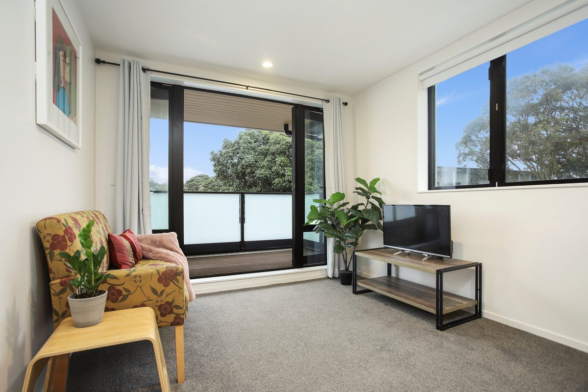 1N/250 Richmond Road, Grey Lynn, Auckland - Carousel 2