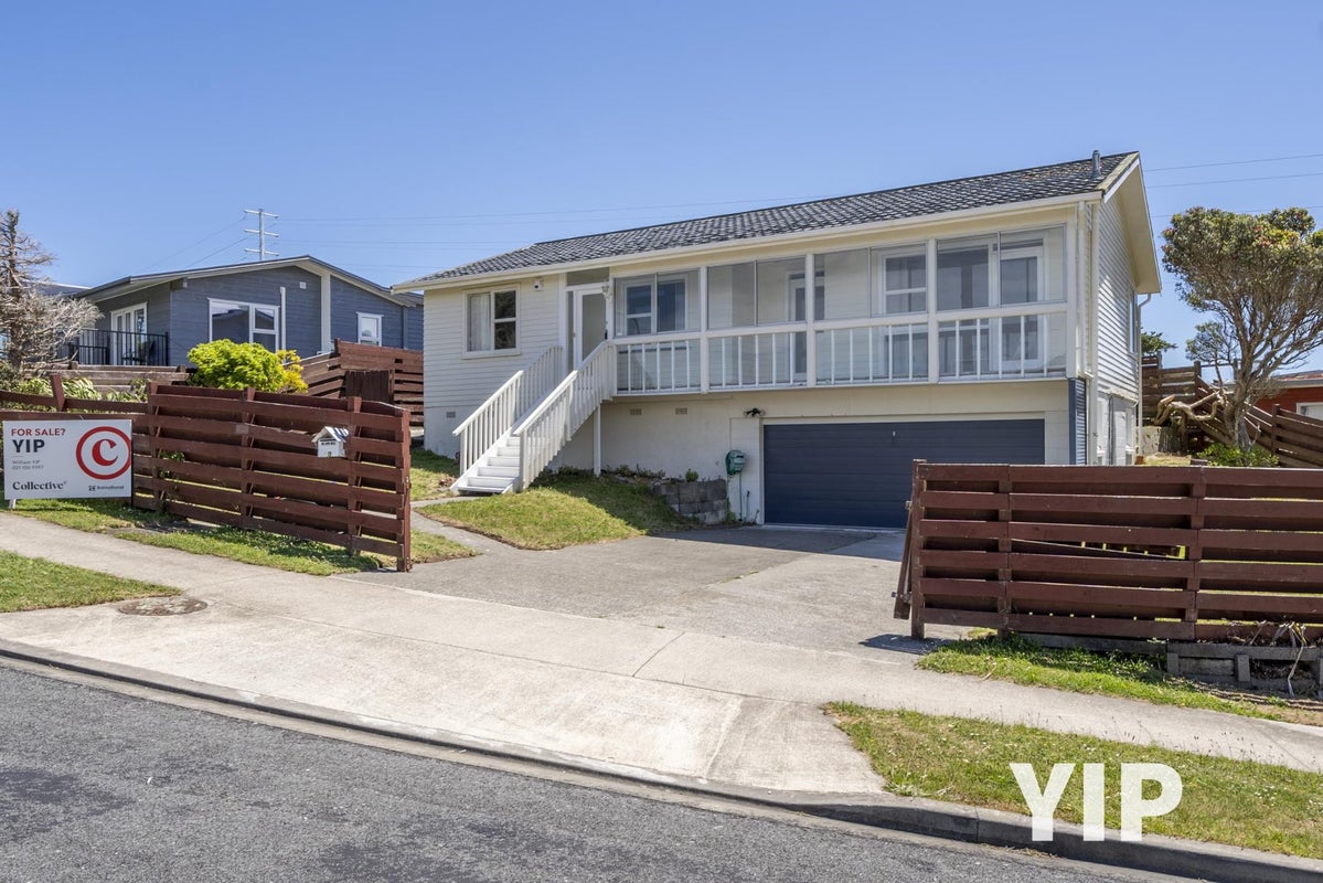10 Edgecombe Street, Newlands, Wellington - Carousel 2