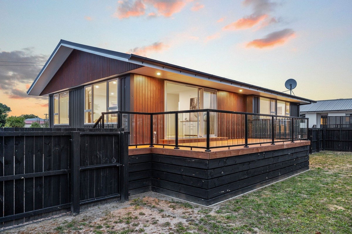 19B Rawson Street, New Brighton, Christchurch - Carousel 1