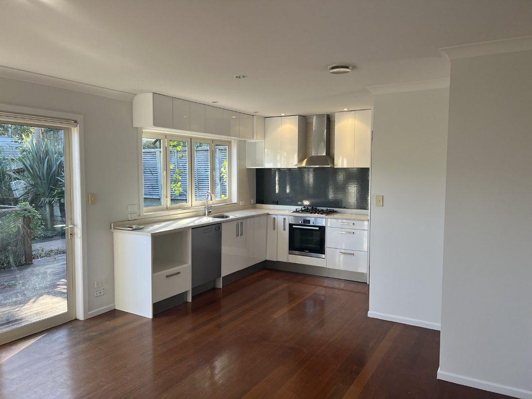 1/15 Beulah Avenue, Rothesay Bay, Auckland - Carousel 2