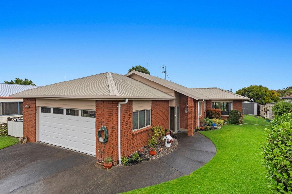 13 Edgewater Grove, Whakatane, Whakatane - Carousel 1