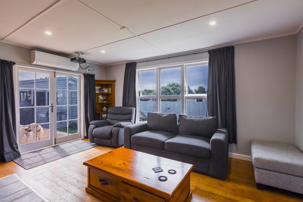 12 Seddon Crescent, Marewa, Napier - Carousel 2