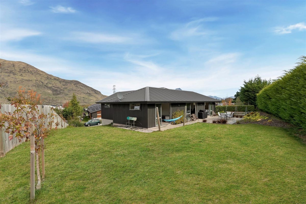 6 Cotswold Court, Lower Shotover, Queenstown - Carousel 2