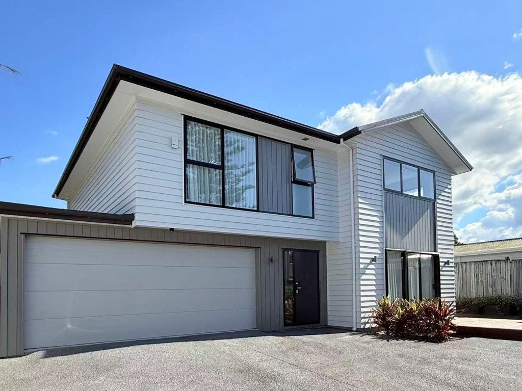 26C Amberley Avenue, Te Atatu South, Auckland - Carousel 1