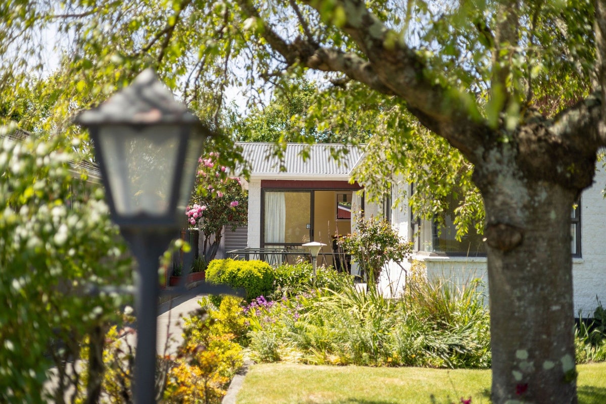 12 Fairmont Place, Hornby, Christchurch - Carousel 2