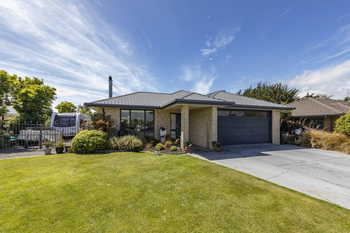 18 Parkinson Place, Woodend, Woodend - Carousel 1