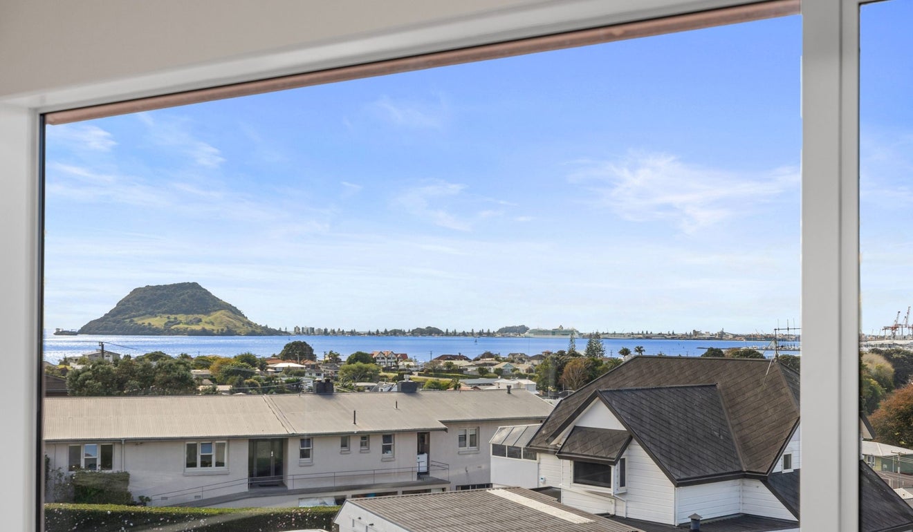 8 Lemon Grove Avenue, Otumoetai, Tauranga - Carousel 2