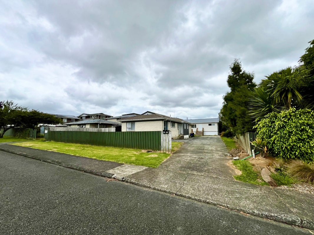 24 Coburg Street, Henderson, Auckland - Carousel 9