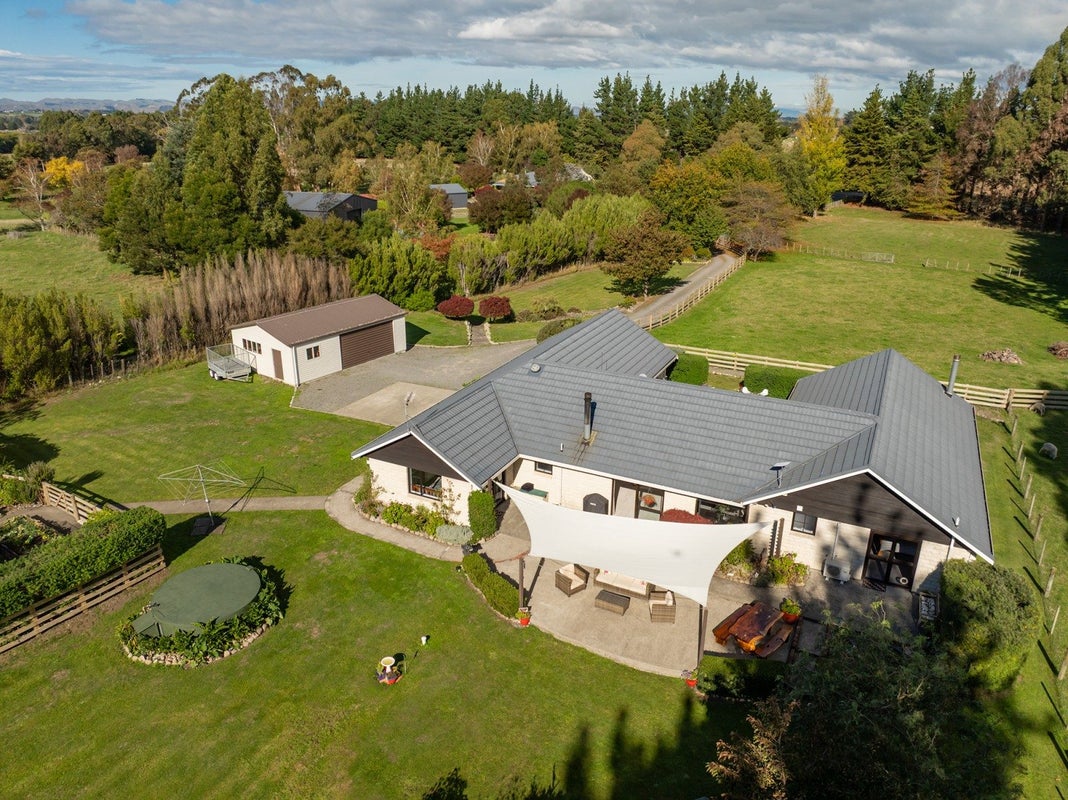 768 State Highway 2, Masterton - Carousel 2