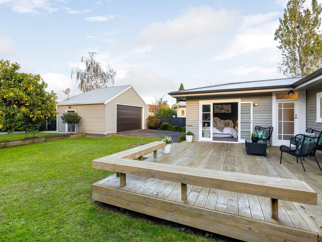 8 Saint Winifreds Avenue, Hamilton East, Hamilton - Carousel 3